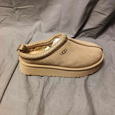 UGG KUWANS CLASSIC SLIP ON SHOES - 5
