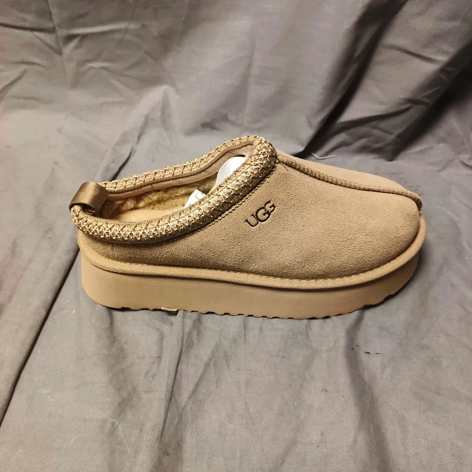 UGG KUWANS CLASSIC SLIP ON SHOES - 5