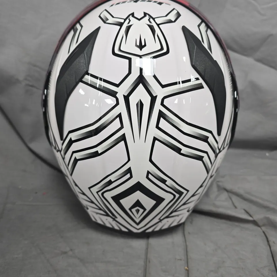JIEKAI FULL-FACE MOTORCYCLE HELMETS – WHITE/BLACK GEOMETRIC GRAPHICS (DOT) SIZE XXXL
