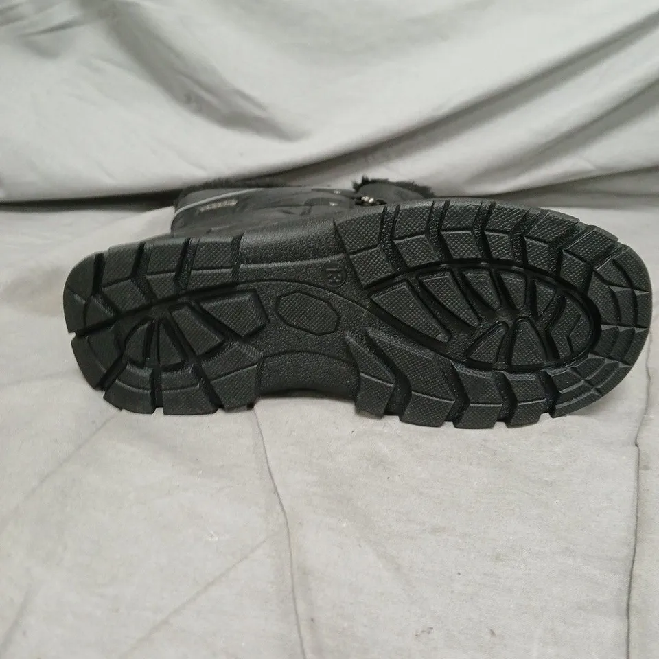 MOUNTAIN WAREHOUSE KIDS FLEECE LINED SNOW BOOTS - BLACK - SIZE 13