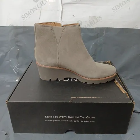VIONIC SUEDE ANKLE BOOTS FAWN SIZE 7
