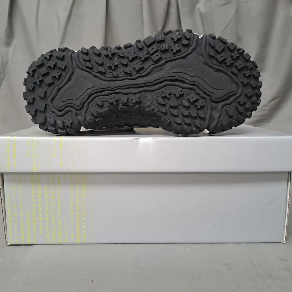 BOXED PAIR OF KOI VEGAN LAYER CAKE CHUNKY TRAINERS IN WHITE UK SIZE 5