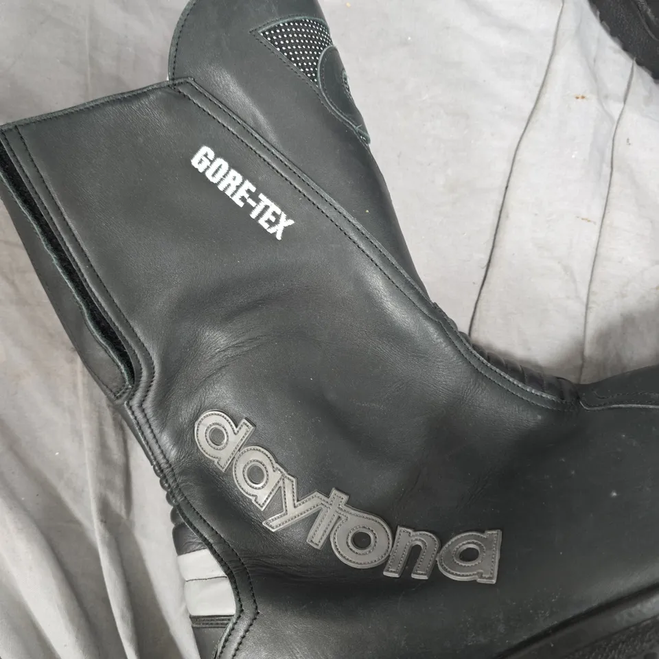 MOTORCYCLE BOOTS GORE-TEX BLACK - SIZE UNSPECIFIED 