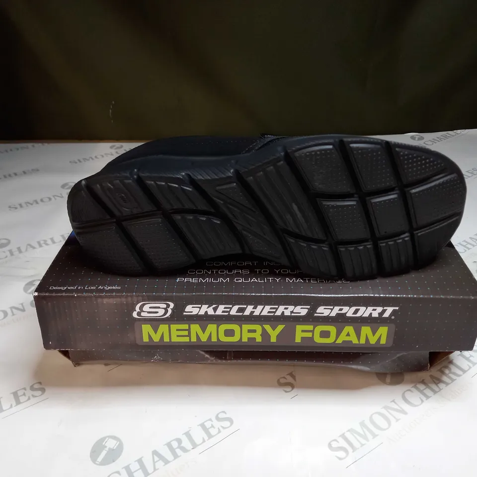 BOXED SKECHERS EQUALIZER PERSISTENT SHOES SIZE 8