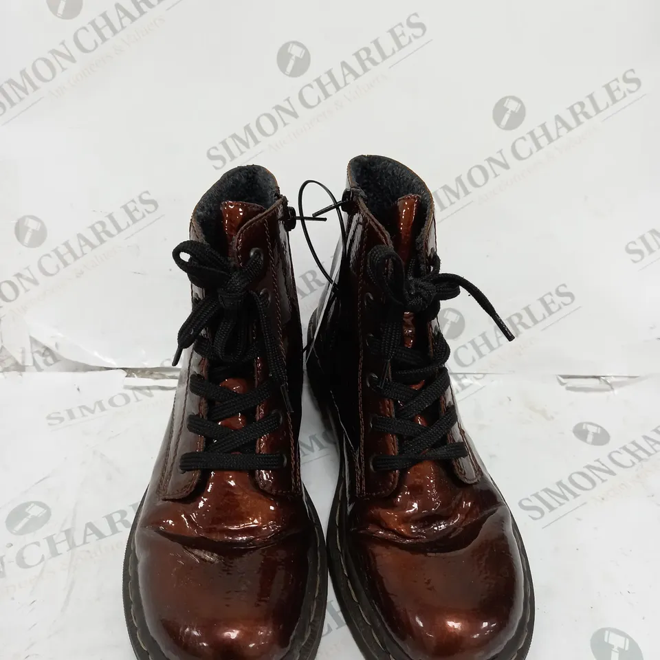 PAIR OF RIEKER LACE ANKLE BOOTS IN BRONZE - 7.5