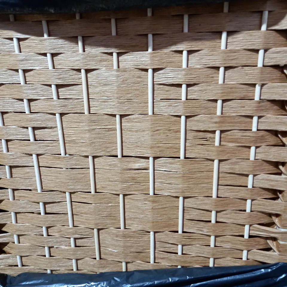 DESIGNER WICKER EFFECT PANEL SET APPROX 170X40CM (COLLECTION ONLY)