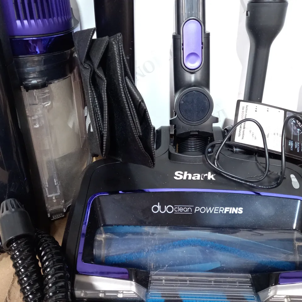 SHARK CORDLESS STICK VACUUM IZ390UKTQ