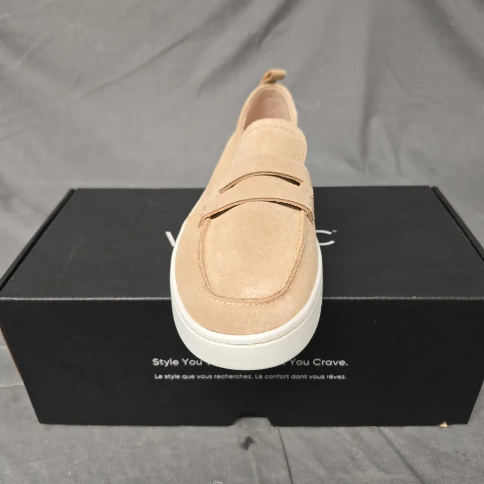 BOXED PAIR OF VIONIC UPTOWN SANDALS - 7
