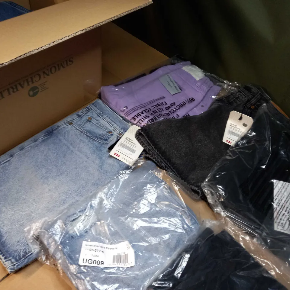 BOX OF APPROX 10 ASSORTED JEANS/DENIM ITEMS VARYING IN SIZE/COLOUR/STYLE