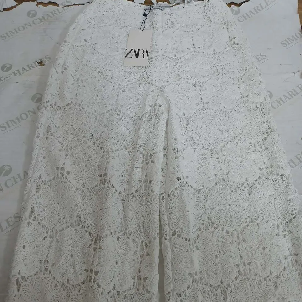 ZARA FLORAL WHITE WIDE TROUSERS - EUR SMALL