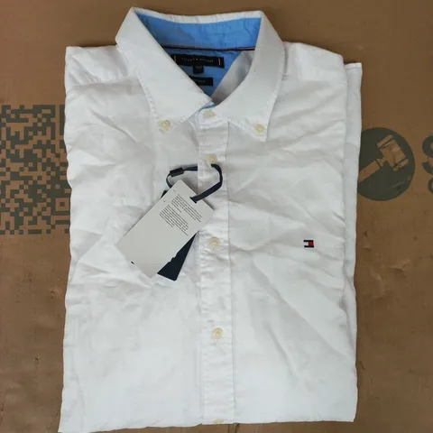 TOMMY HILFIGER LONG SLEEVE SHIRT IN WHITE SIZE 2XL