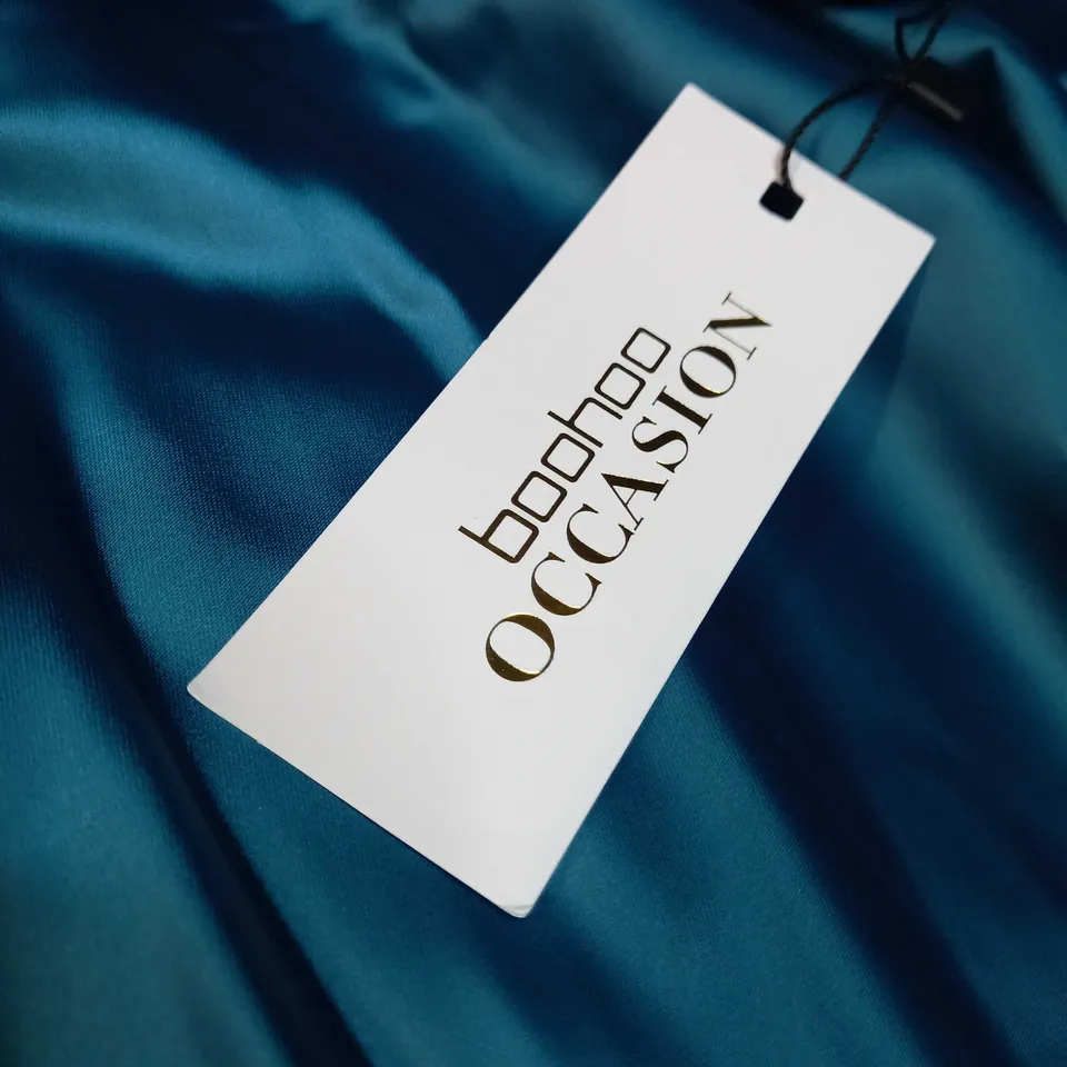 BOOHOO EMERALD SATIN COLD SHOULDER MAXI DRESS - SIZE 16