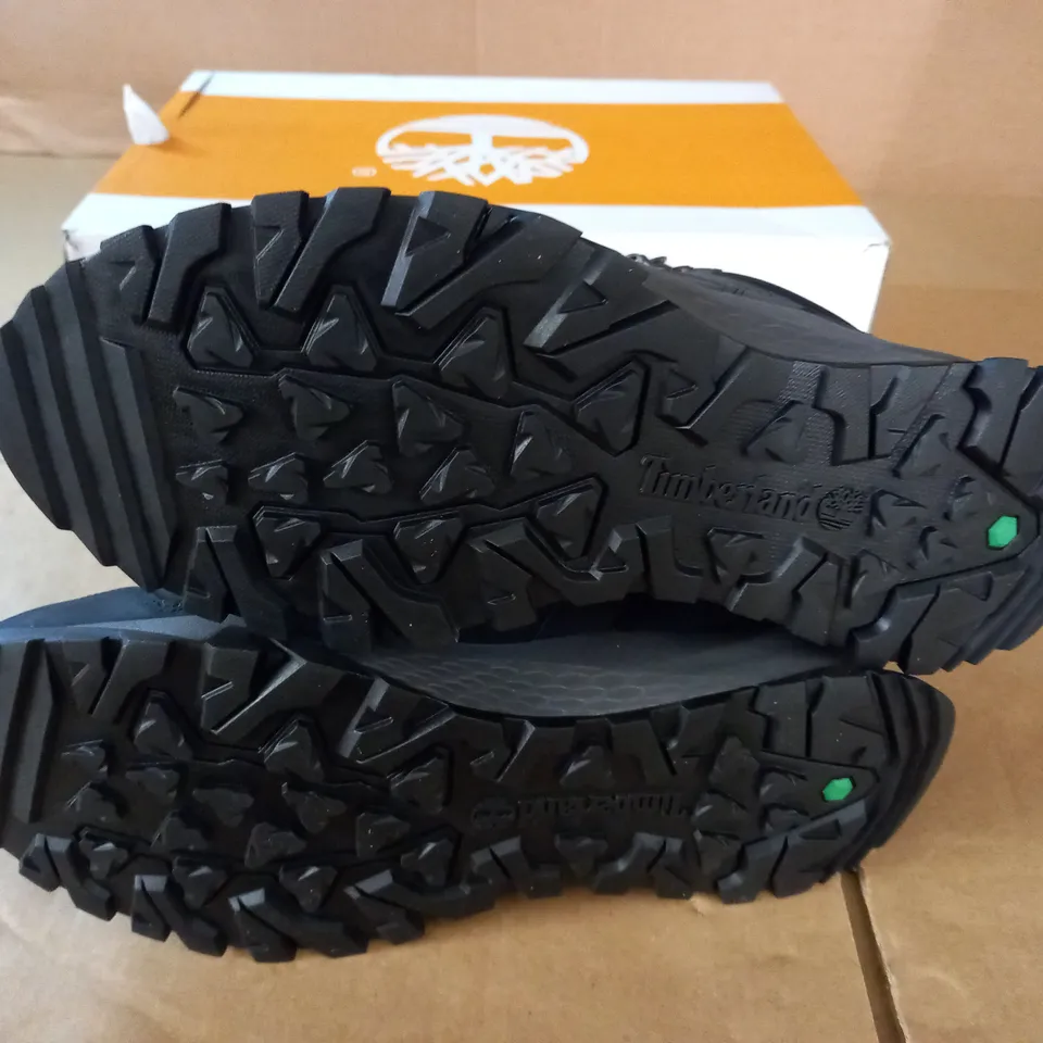 PAIR OF TIMBERLAND LINCOLN PEAK BLACK LEATHER BOOTS - MENS 9