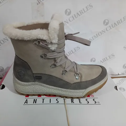 BOXED RIEKER ANTISTRESS WARM HIKING BOOTS, CREAM - SIZE 5