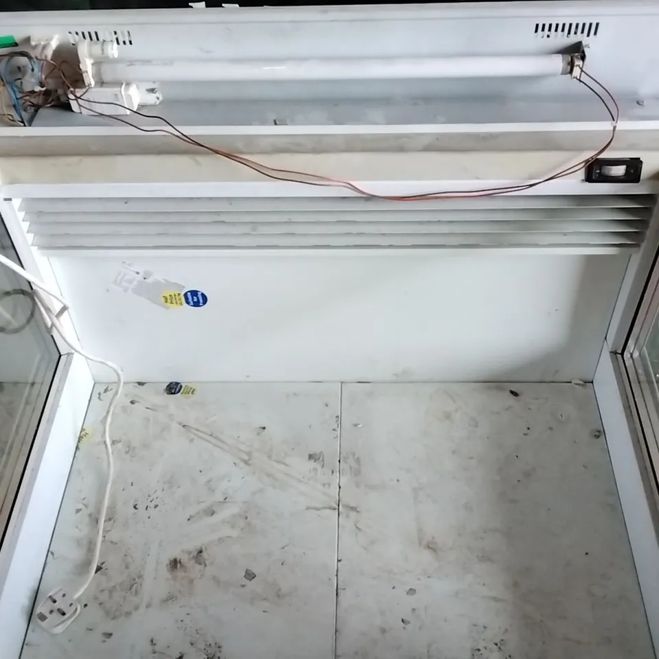 LOWE COMMERCIAL FISH GRAB & GO SMALL FREEZER E6