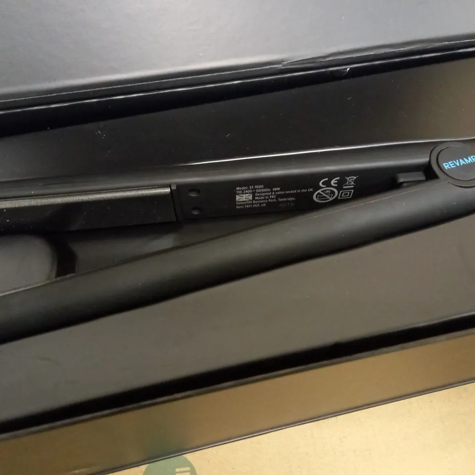 BOXED PROGLOSS TOUCH DIGITAL CERAMIC STRAIGHTENER ST-1500-EU