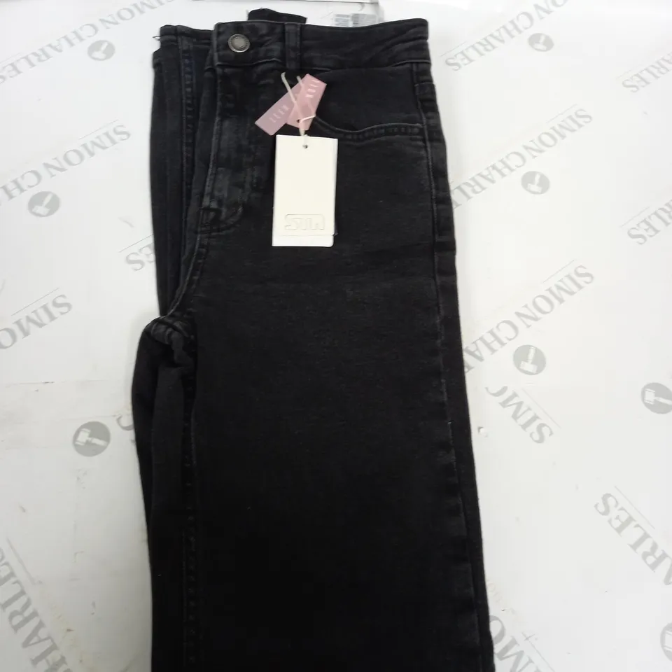 STR STRAIGHT LEG DENIM JEANS SIZE 8
