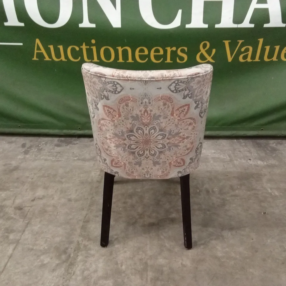 QUALITY DESIGNER RETRO VELVET DINING CHAIR WITH PATTERN DESIGN