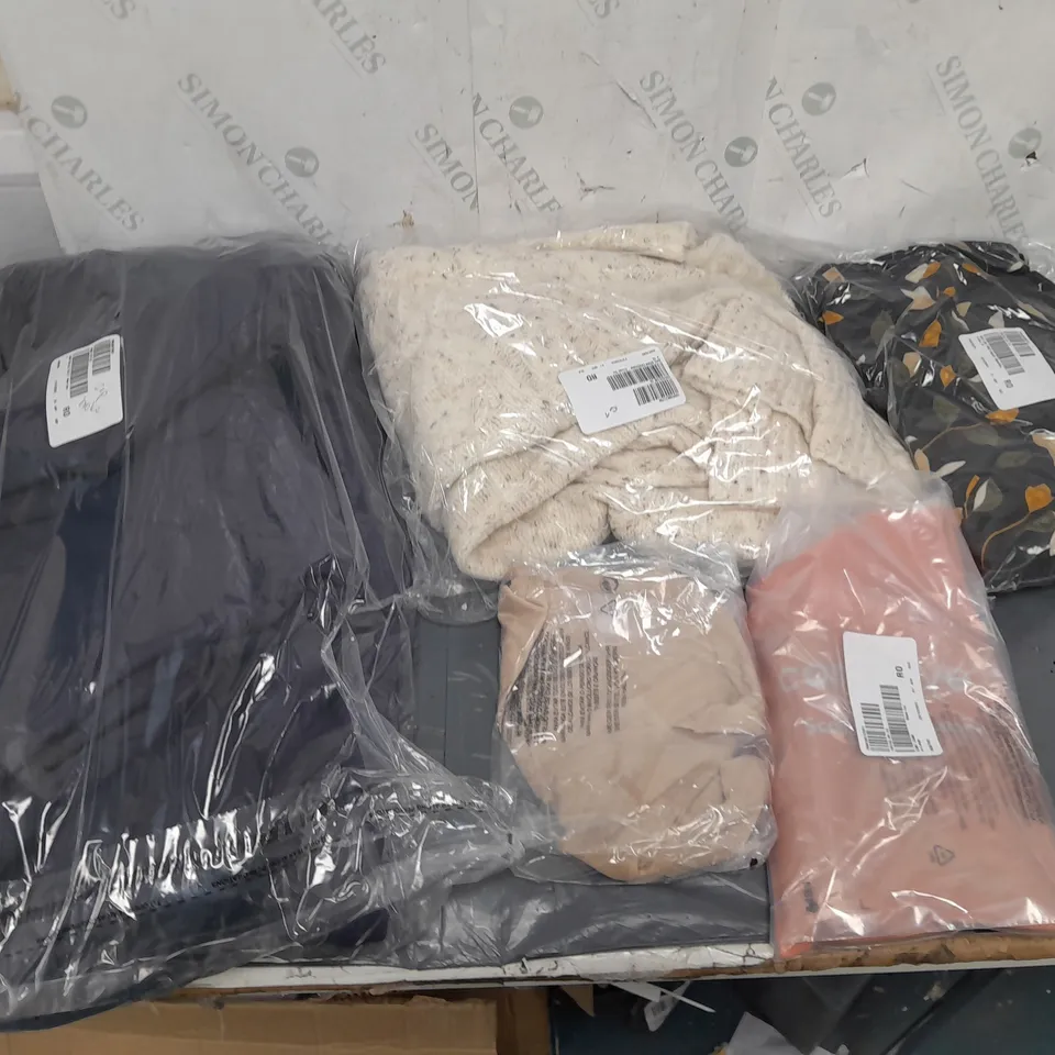 BOX OF APPROXIMATELY 10 ASSORTED BAGGED PIECES OF CLOTHING IN VARIOUS STYLES, SIZES, AND BRANDS 