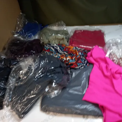 BAG OF APPROX 10 ASSORTED CLOTHING ITEMS TO INCLUDE - MAISON DE NIMES - EMELIA