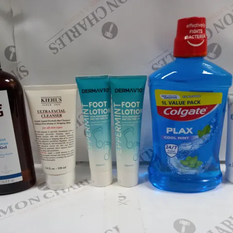 BOX OF APPROXIMATELY 20 ASSORTED COSMETIC ITEMS TO INCLUDE BULL DOG SHOWER GEL, COLGATE COOL MINT, DERMAV10 FOOT LOTION ETC