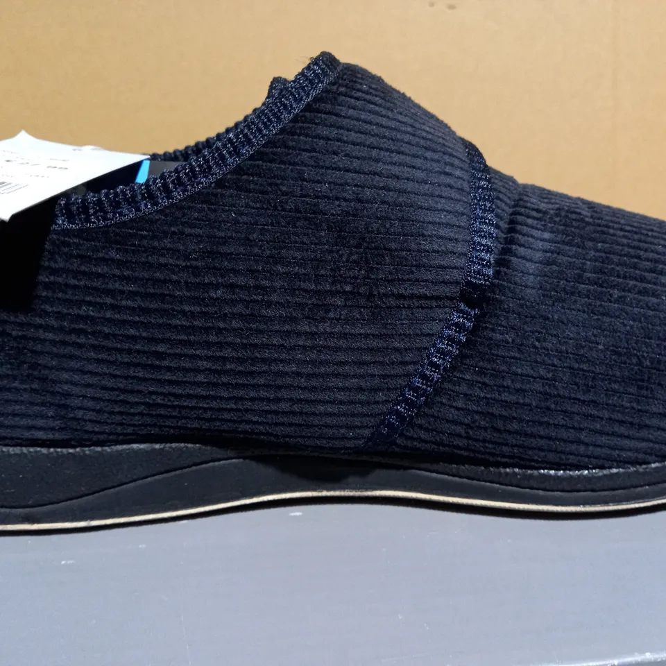 PAVERS QING2207 MENS NAVY SLIPPERS - SIZE 7  