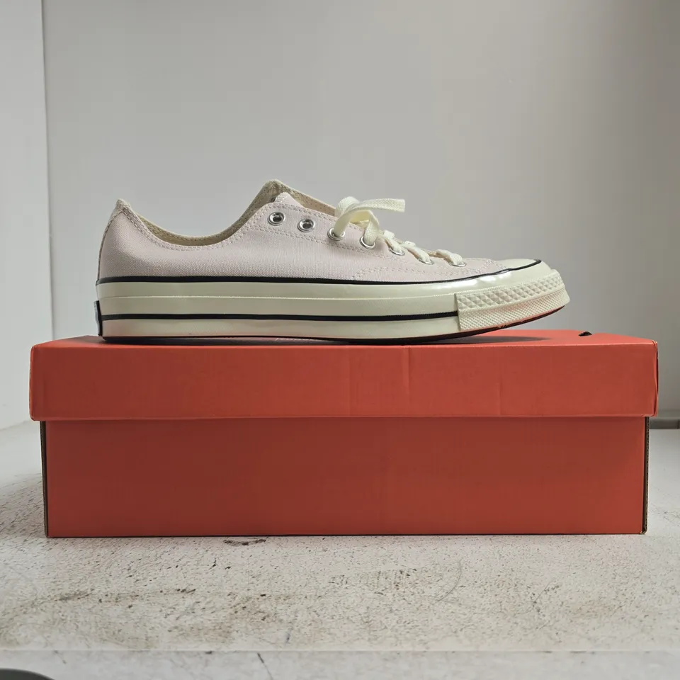 BOXED PAIR OF CONVERSE SHOES IN PASTEL PINK SIZE UK 11