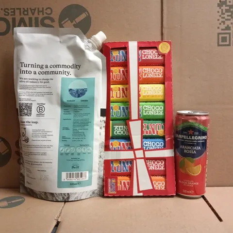 APPROXIMATELY 8 ASSORTED FOOD AND DRINK ITEMS TO INCLUDE TONY'S CHOCOLATE, SANPELLEGRINO, ETC