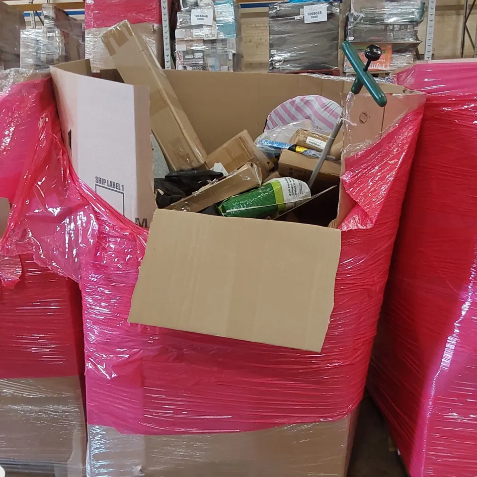PALLET OF ASSORTED HOUSEHOLD ITEMS AND CONSUMER PRODUCTS TO INCLUDE; BOXED FURNITURE ETC 