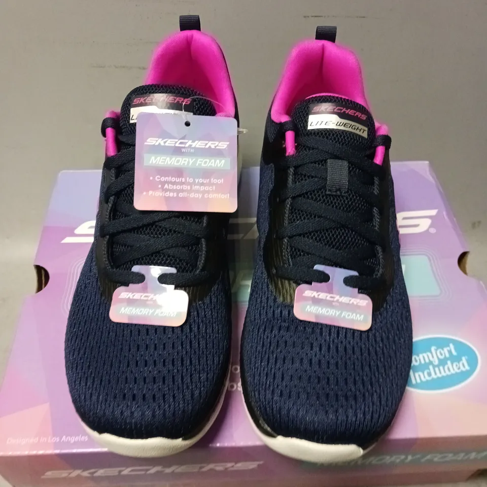 BOXED PAIR OF SKECHERS QUICKPATH TRAINERS, NAVY/PINK - UK SIZE 4