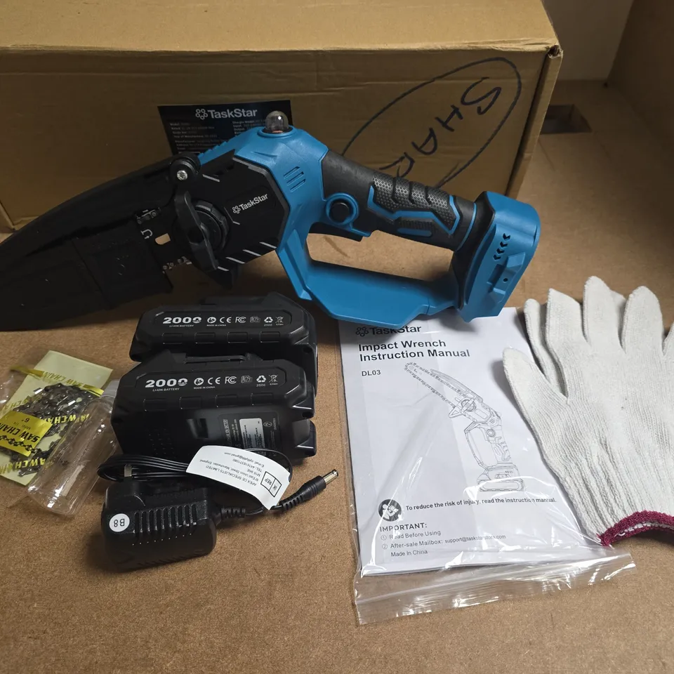 TASKSTAR DL03 CORDLESS IMPACT WRENCH KIT – 20V, 2X 2000MAH BATTERIES, CHARGER, MANUAL & GLOVES