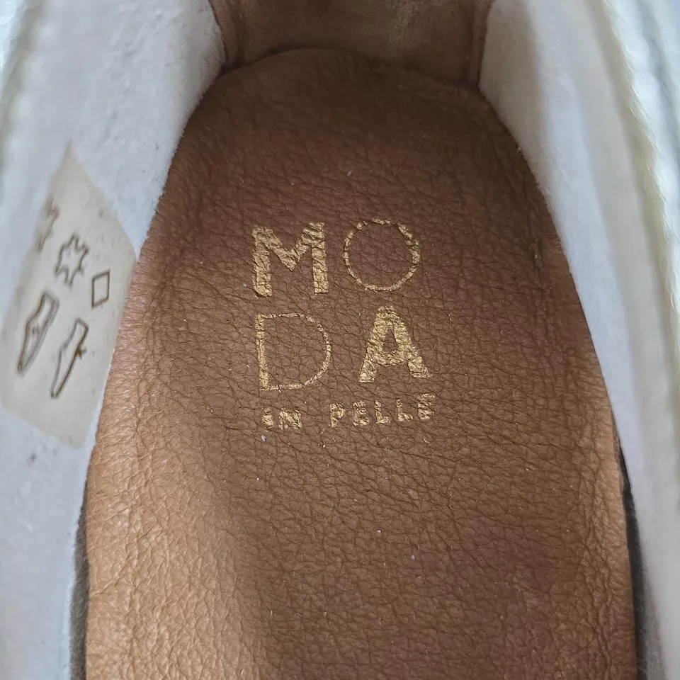 MODA IN PELLE WOMEN'S METALLIC GOLD BOW LOAFERS UK 6