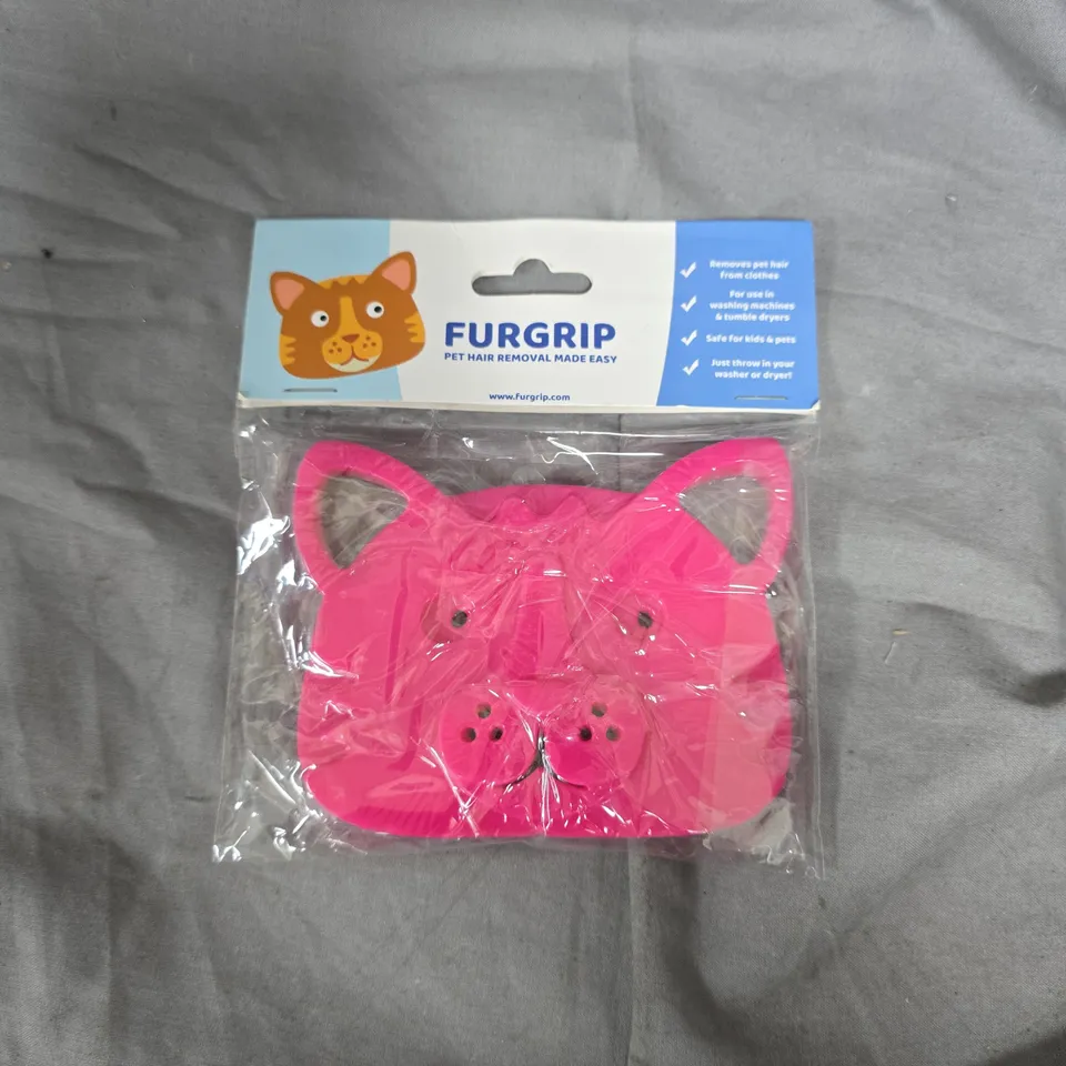 APPROXIMATELY 140 FURGRIP LAUNDRY PET HAIR REMOVERS - CAT  