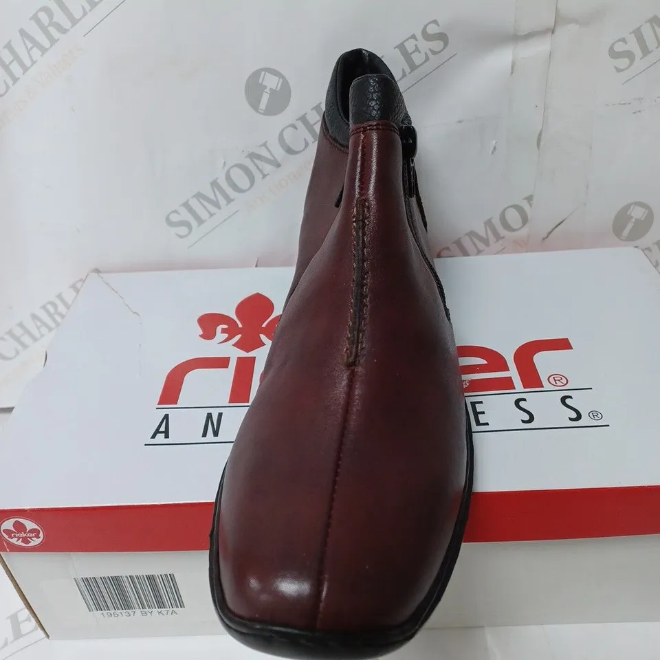BOXED RIEKER LEATHER STITCH ROUND TOE BOOTS, BURGUNDY - SIZE 7.5