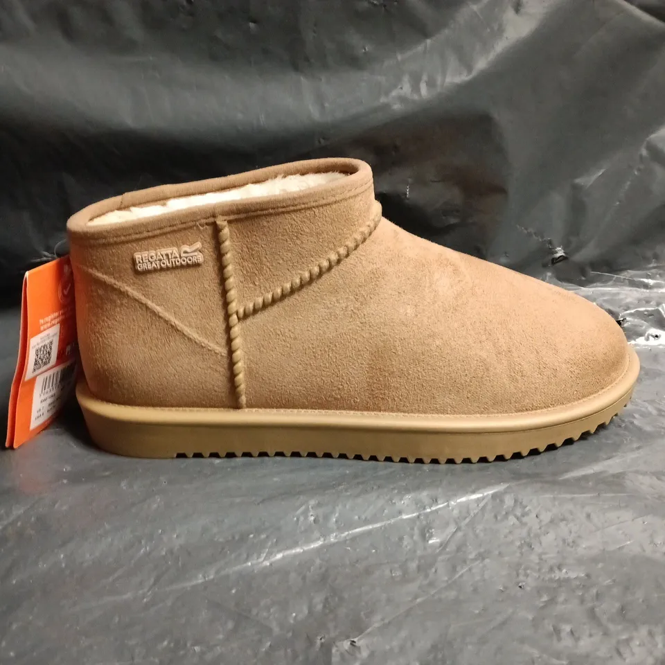 REGATTA GREAT OUTDOORS TAN SUEDE ANKLE BOOTS WITH FAUX SHEARLING LINING SIZE 7