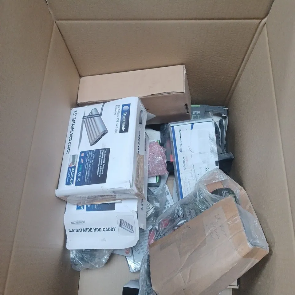 APPROXIMATELY 15 ELECTRICAL PRODUCTS TO INCLUDE HDD CADDY, CARD READER AND HUB