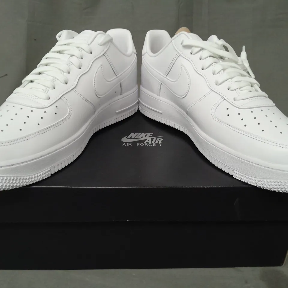 BOXED PAIR OF NIKE AIR FORCE 1 '07 FRESH SHOES IN WHITE UK SIZE 9.5