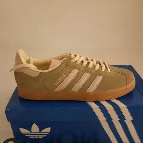 ADIDAS GAZELLE WOMENS UK 7 BOXED