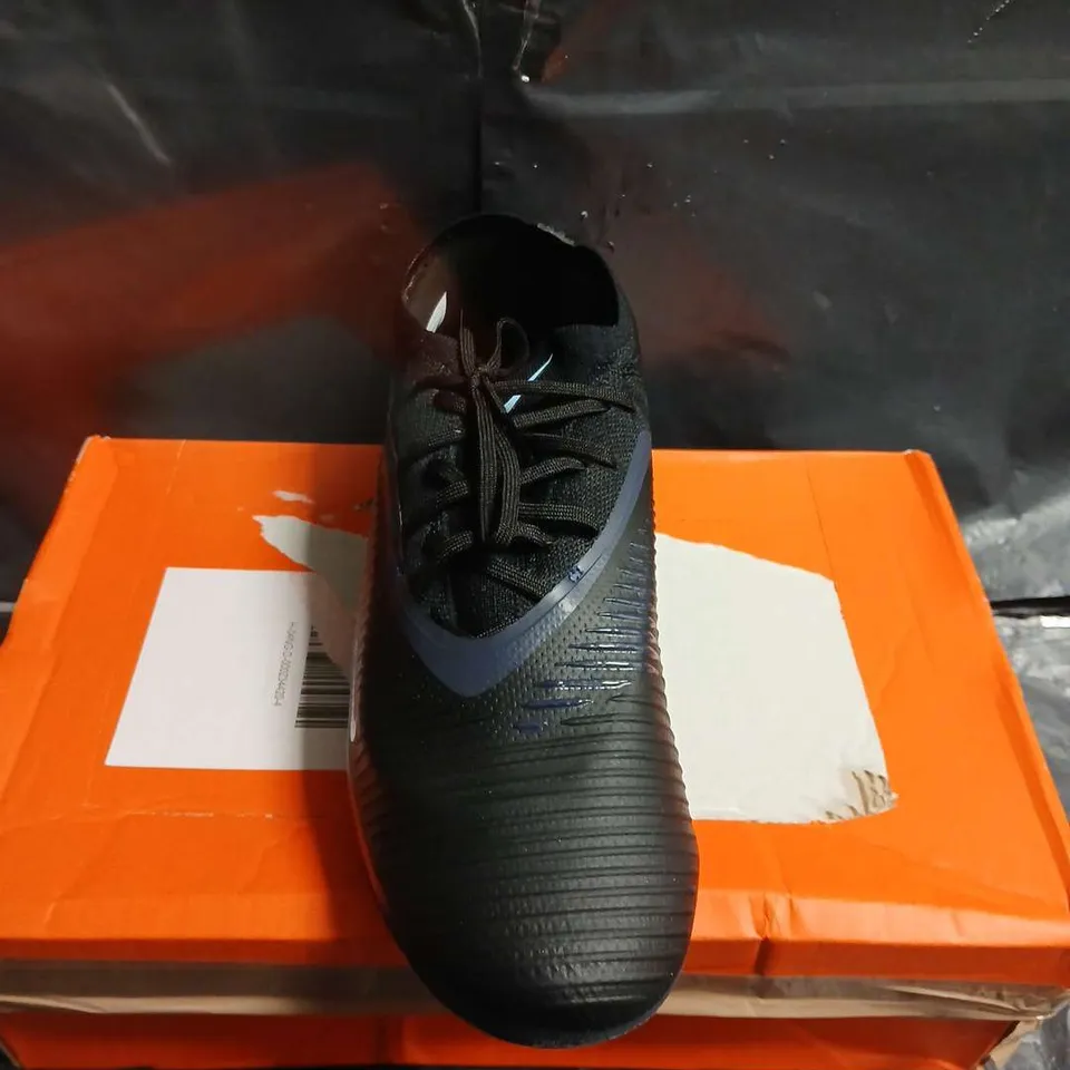 NIKE FOOTBALL BOOTS - UK SIZE 8.5