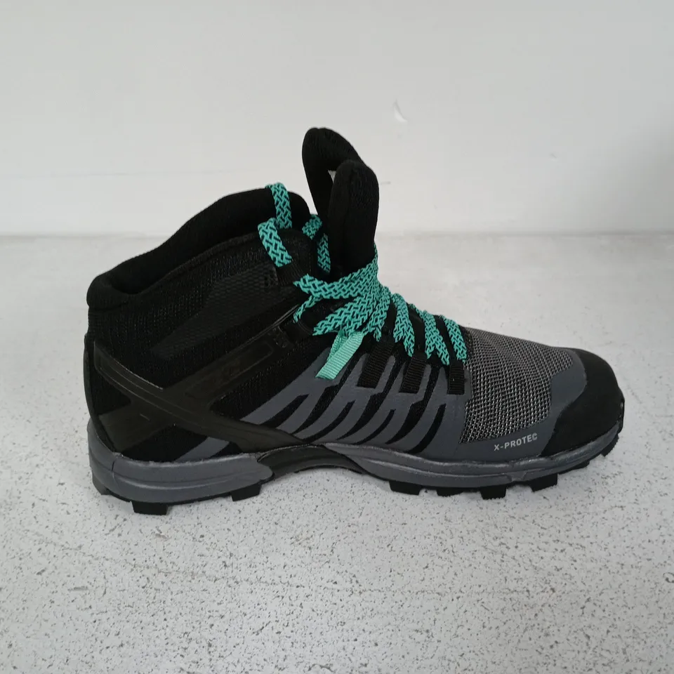 BOXED PAIR OF INOV WOMENS ROCLITE 320 GTX SHOES IN BLACK/GREY/TEAL - UK 4