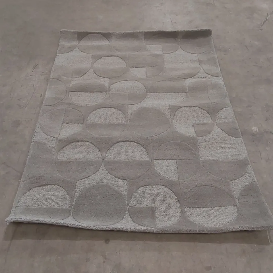 QUALITY DESIGNER AREA RUG - APPROXIMATELY 170 x 120cm