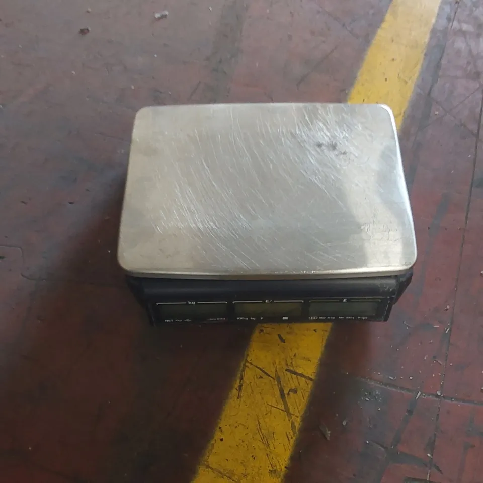 AVERY BERKEL DIGITAL SCALE