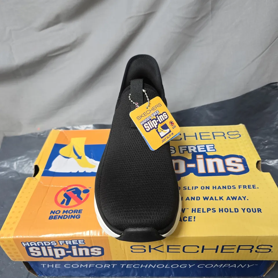 SKECHERS HANDS FREE SLIP-INS SLIP-ON SNEAKERS – BLACK SIZE 5