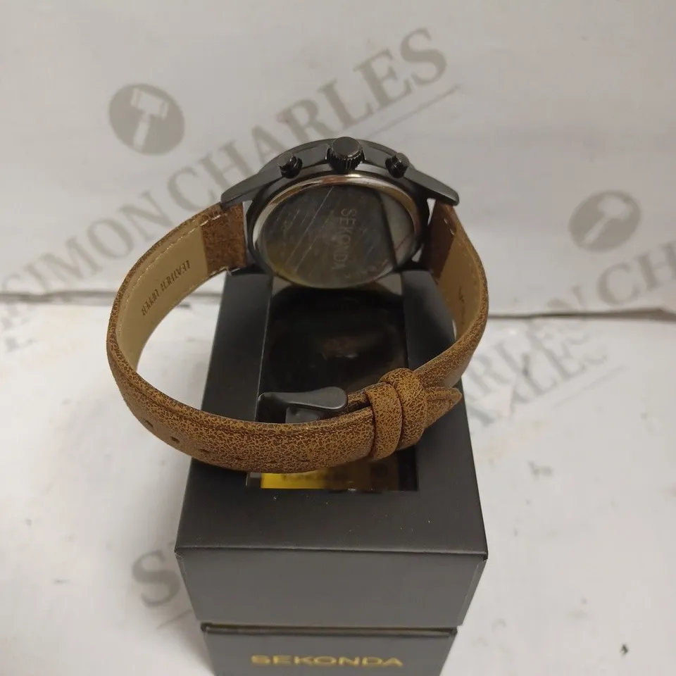 BOXED SEKONDA GENTS BLACK DIAL SPORTS WATCH WITH GENUINE LEATHER STRAP - JAPAN MOVEMENT - 5ATM. 
