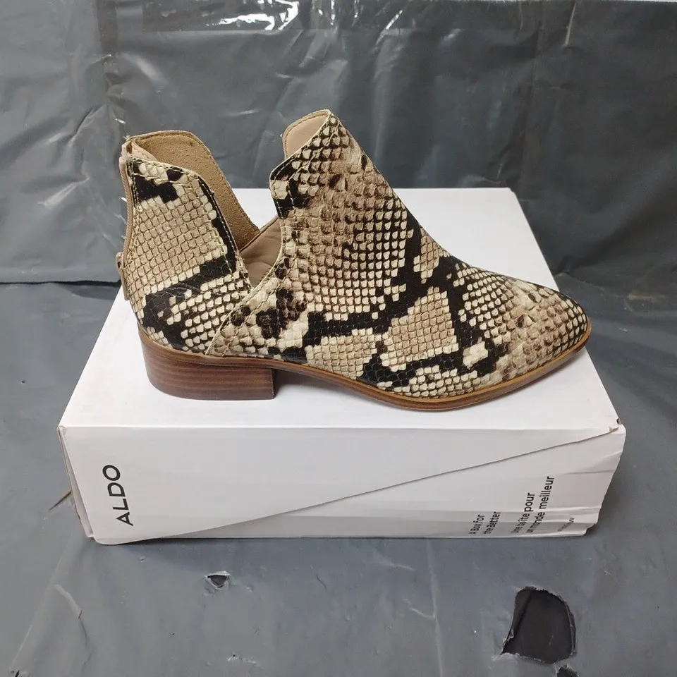 BOXED PAIR OF ALDO KAICA BEIGE LEATHER SHOES SIZE 5