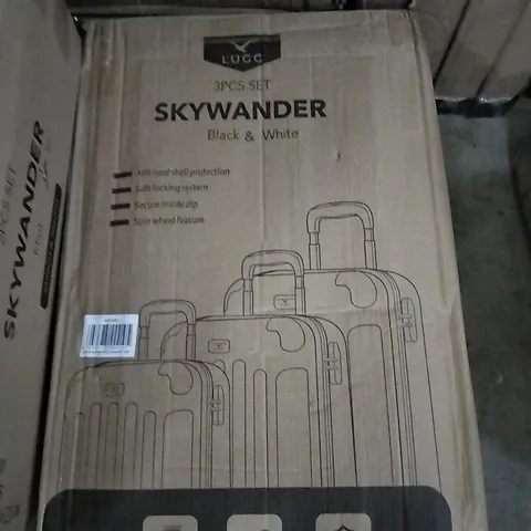 BOXED LUGG SKYWANDER HARDSHELL SUITCASE - BLACK & WHITE