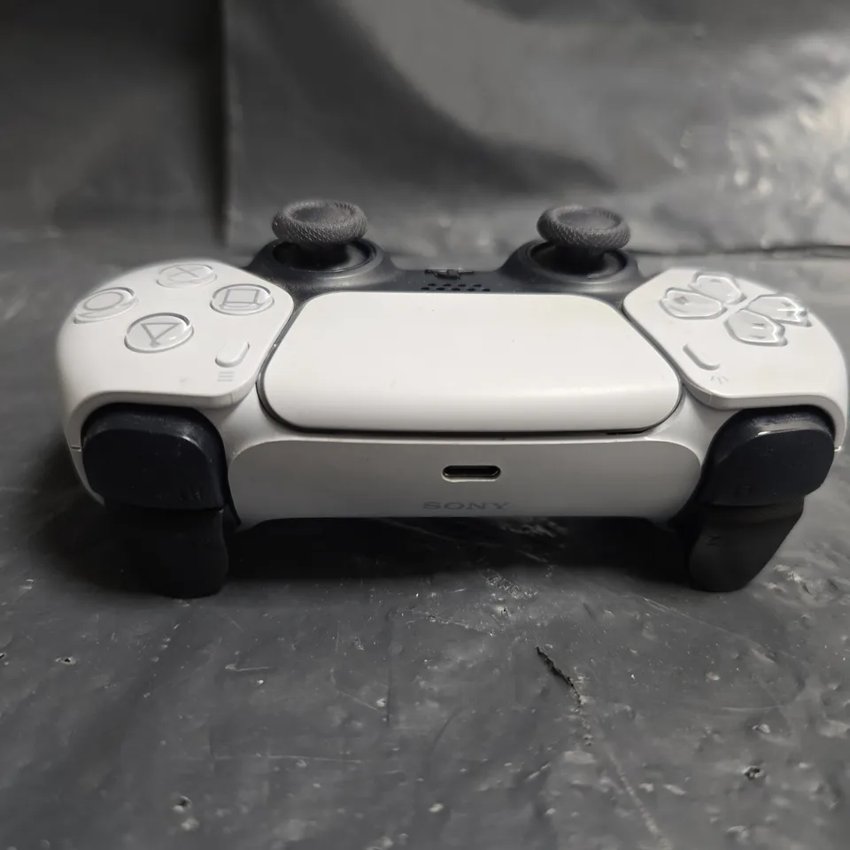 SONY PLAYSTATION 5 DUALSENSE WIRELESS CONTROLLER – WHITE