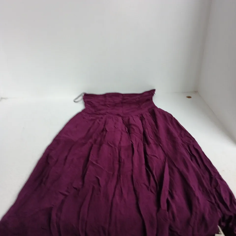 NOBODYS CHILD PURPLE WOMEN'S FORMAL GOWN – WEDDING & FORMAL OCCASION 