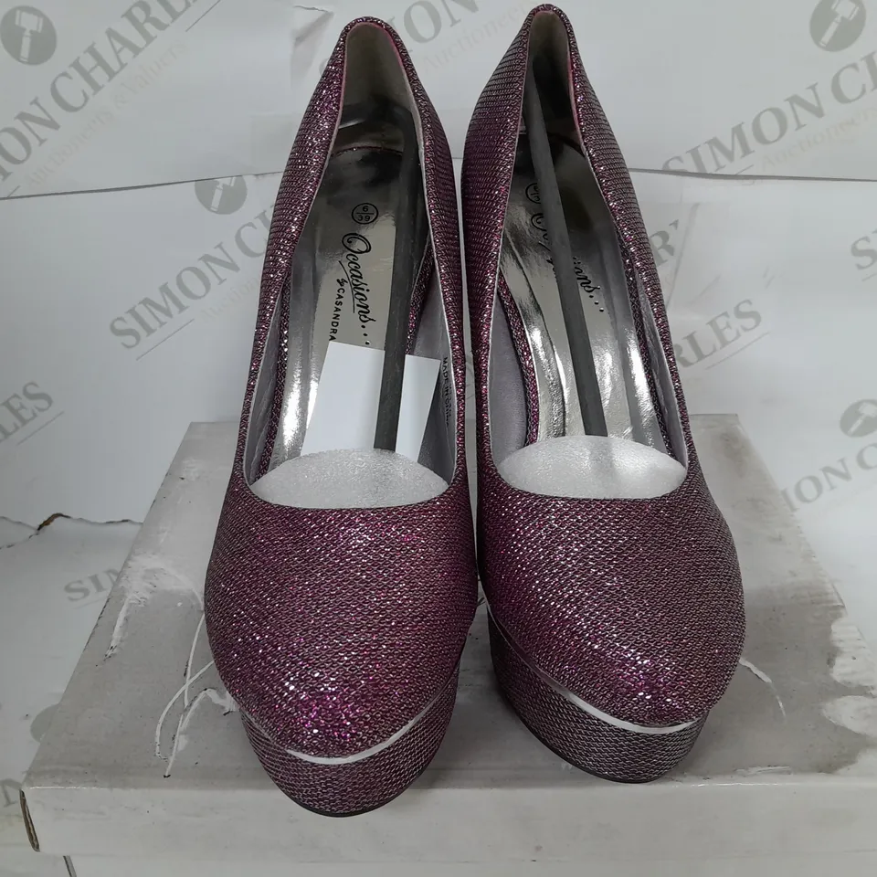 BOXED PAIR OF OCCASSIONS BY CASANDRA CLOSED TOE HEELS IN SPARKLE PINK - SIZE 6
