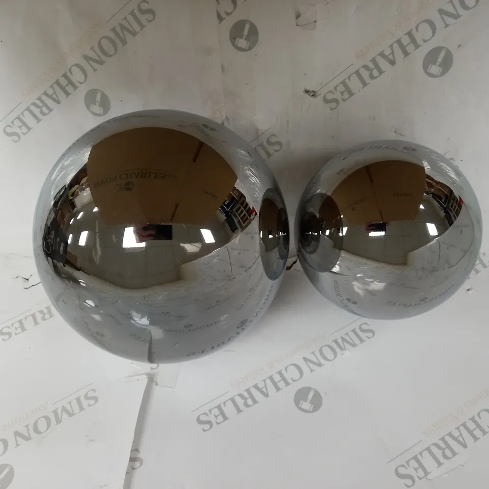 BOXED KELLY HOPPEN SET OF 2 INDOOR OUTDOOR PRELIT GLASS DECOR, REFLECTIVE ORBS